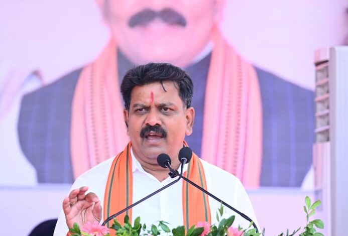 रायपुर पुलिस कमिश्नरेट में “डायल-112 फेस-2 नेक्स्ट जनरेशन” सेवा का उप मुख्यमंत्री विजय शर्मा ने किया शुभारंभ….. रायपुर पुलिस कमिश्नरेट में “डायल-112 फेस-2 नेक्स्ट जनरेशन” सेवा का उप मुख्यमंत्री विजय शर्मा ने किया शुभारंभ…..