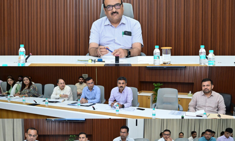 शासन के मिशन मोड में किए जाने वाले कार्यों की हुई समीक्षा, मुख्य सचिव ने अधिकारियों की ली बैठक….. शासन के मिशन मोड में किए जाने वाले कार्यों की हुई समीक्षा, मुख्य सचिव ने अधिकारियों की ली बैठक…..