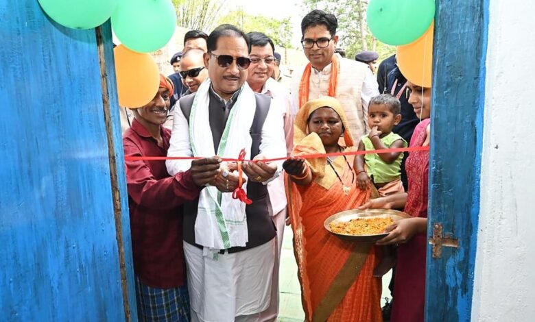 पक्के घर का सपना हुआ साकार : मुख्यमंत्री विष्णु देव साय ने लेमरू में हितग्राही धरम सिंह के नए आवास में कराया गृह प्रवेश…..
