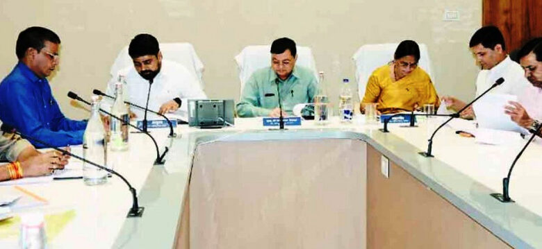 प्रगतिरत विकास कार्याे को समय पर पूर्ण करें, अप्रारंभ कार्याे को शीघ्र प्रारंभ करायें: मंत्री लखनलाल देवांगन…. प्रगतिरत विकास कार्याे को समय पर पूर्ण करें, अप्रारंभ कार्याे को शीघ्र प्रारंभ करायें: मंत्री लखनलाल देवांगन….