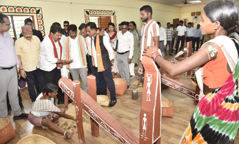 केंद्रीय गृह मंत्री के प्रस्तावित बस्तर प्रवास की तैयारियों का उप मुख्यमंत्री विजय शर्मा ने लिया जायज़ा…. केंद्रीय गृह मंत्री के प्रस्तावित बस्तर प्रवास की तैयारियों का उप मुख्यमंत्री विजय शर्मा ने लिया जायज़ा….