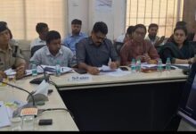 सारंगढ़-बिलाईगढ़ में विकास कार्यों की समीक्षा, प्रभारी सचिव हिमशिखर गुप्ता ने वीसी के जरिए परखी जमीनी हकीकत… सारंगढ़-बिलाईगढ़ में विकास कार्यों की समीक्षा, प्रभारी सचिव हिमशिखर गुप्ता ने वीसी के जरिए परखी जमीनी हकीकत…