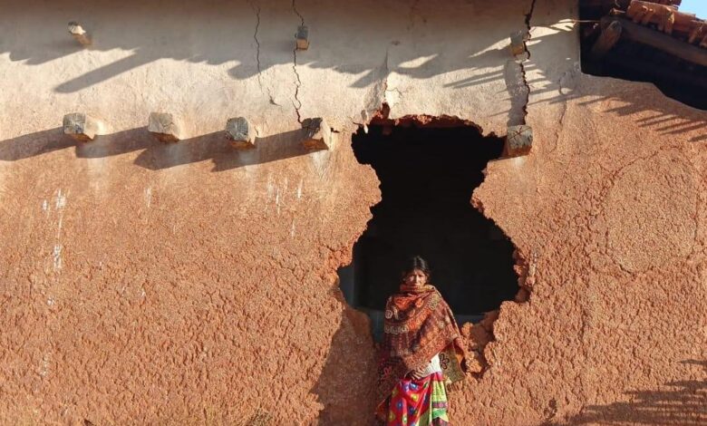 हाथियों के साये से सुरक्षित भविष्य तक : प्रधानमंत्री आवास योजना ने करमचन्द्र के परिवार को दिया नया जीवन…… हाथियों के साये से सुरक्षित भविष्य तक : प्रधानमंत्री आवास योजना ने करमचन्द्र के परिवार को दिया नया जीवन……