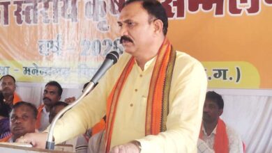 ‘खेत बचाओ अभियान’ में जुटे 300 किसान, जैविक खेती को लेकर जागरूकता सम्मेलन आयोजित, रासायनिक खेती छोड़ जैविक खेती अपनाएं, यही भविष्य की खेती: स्वास्थ्य मंत्री श्याम बिहारी जायसवाल….