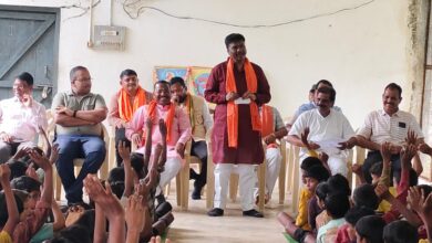 हीरानार छात्रावास पहुंचे मंत्री केदार कश्यप, विद्यार्थियों का बढ़ाया हौसला, अपनी संस्कृति से जुड़े रहने और बड़े लक्ष्य तय करने की दी सीख….. हीरानार छात्रावास पहुंचे मंत्री केदार कश्यप, विद्यार्थियों का बढ़ाया हौसला, अपनी संस्कृति से जुड़े रहने और बड़े लक्ष्य तय करने की दी सीख…..
