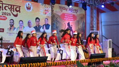 दो दिवसीय रामगढ़ महोत्सव के समापन समारोह में रंगारंग सांस्कृतिक कार्यक्रमों की रही धूम, श्री राम के भक्तिमय गीत-संगीत की प्रस्तुतियों से राममय हुआ वातावरण….