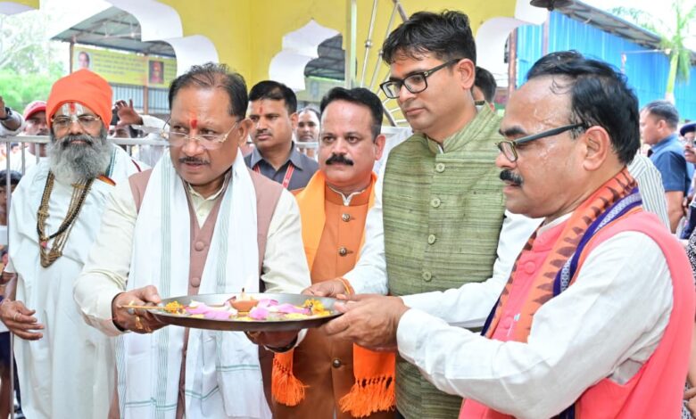 मुख्यमंत्री विष्णु देव साय ने भिखमपुरा के पंचमुखी सिद्ध हनुमान मंदिर में की पूजा-अर्चना, प्रदेशवासियों की सुख-समृद्धि, खुशहाली और मंगलमय जीवन की कामना की… मुख्यमंत्री विष्णु देव साय ने भिखमपुरा के पंचमुखी सिद्ध हनुमान मंदिर में की पूजा-अर्चना, प्रदेशवासियों की सुख-समृद्धि, खुशहाली और मंगलमय जीवन की कामना की…