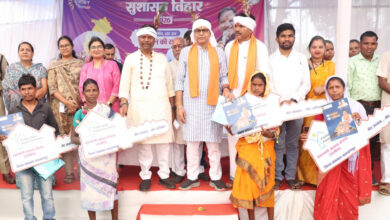 समाज के अंतिमसमाज के हर परिवार को पक्का आवास, खाद्यान्न और बुनियादी सुविधाएं के लिए सरकार प्रतिबद्ध- राजस्व मंत्री टंक राम वर्मा तक पहुँच रहा सुशासनः वन मंत्री केदार कश्यप…. समाज के अंतिमसमाज के हर परिवार को पक्का आवास, खाद्यान्न और बुनियादी सुविधाएं के लिए सरकार प्रतिबद्ध- राजस्व मंत्री टंक राम वर्मा तक पहुँच रहा सुशासनः वन मंत्री केदार कश्यप….