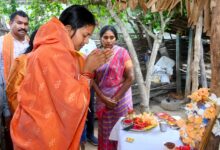 शहादत को नमन : मंत्री लक्ष्मी राजवाड़े ने शहीद एएसआई रामू राम नाग के निवास पहुंचकर दी श्रद्धांजलि….