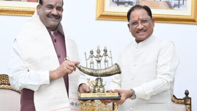 लोकसभा अध्यक्ष ओम बिरला ने मुख्यमंत्री विष्णु देव साय से की सौजन्य भेंट…..