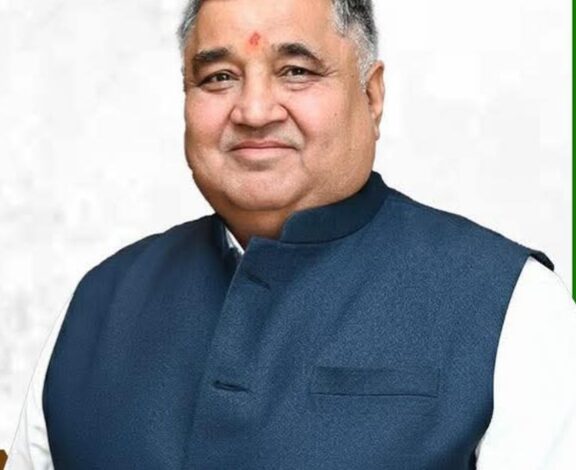 अंबिकापुर-हजरत निजामुद्दीन एक्सप्रेस अब सप्ताह में दो दिन, केंद्रीय रेलवे मंत्रालय के फैसले का मंत्री राजेश अग्रवाल ने किया स्वागत, कहा- यात्रियों की वर्षों पुरानी मांग हुई पूरी….