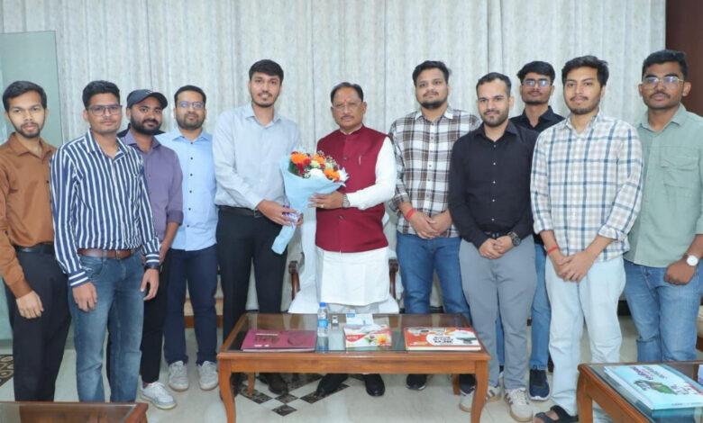 मुख्यमंत्री विष्णुदेव साय ने यूपीएससी प्रारंभिक परीक्षा में सफल ट्राइबल यूथ हॉस्टल के विद्यार्थियों से की मुलाकात….