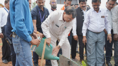‘‘एक पेड़ मां के नाम‘‘ अभियान के तहत मंत्री लखन लाल देवांगन ने किया पौधरोपण, दिया पर्यावरण संरक्षण का संदेश…. ‘‘एक पेड़ मां के नाम‘‘ अभियान के तहत मंत्री लखन लाल देवांगन ने किया पौधरोपण, दिया पर्यावरण संरक्षण का संदेश….