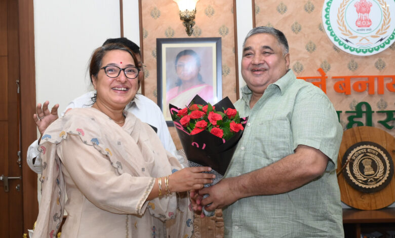 सिंधी अकादमी की अध्यक्ष सुषमा जेठानी ने मंत्री राजेश अग्रवाल से की सौजन्य मुलाकात….. सिंधी अकादमी की अध्यक्ष सुषमा जेठानी ने मंत्री राजेश अग्रवाल से की सौजन्य मुलाकात…..