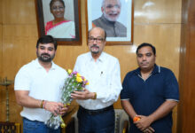राज्यपाल रमेन डेका से छत्तीसगढ़ कायाकिंग-कैनोइंग एसोसिएशन के पदाधिकारियों ने भेंट की…..
