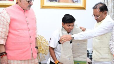 श्रीलंका दौरे के लिए भारतीय अंडर-19 महिला क्रिकेट टीम की उपकप्तान बनीं महक नरवासे : मुख्यमंत्री विष्णु देव साय ने किया सम्मानित…..