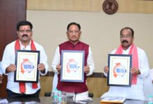 सीएम हेल्पलाइन 1076 का शुभारंभ : अब एक कॉल पर सुनी जाएगी जनता की हर समस्या, मुख्यमंत्री विष्णु देव साय ने कहा – सुशासन, पारदर्शिता और जवाबदेही को मिलेगी नई मजबूती….. सीएम हेल्पलाइन 1076 का शुभारंभ : अब एक कॉल पर सुनी जाएगी जनता की हर समस्या, मुख्यमंत्री विष्णु देव साय ने कहा – सुशासन, पारदर्शिता और जवाबदेही को मिलेगी नई मजबूती…..