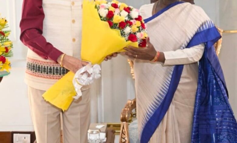 राष्ट्रपति द्रौपदी मुर्मु से राज्यपाल रमेन डेका ने की सौजन्य भेंट….