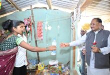 ’जब मुख्यमंत्री रुके एक छोटी-सी किराना दुकान पर… और सामने थी बदलाव की बड़ी कहानी’, मुख्यमंत्री विष्णु देव साय ने पानी की बोतल खरीदकर बढ़ाया हौसला, कहा- यही है नए बीजापुर की तस्वीर……