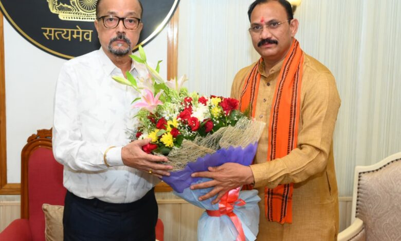 राज्यपाल रमेन डेका से स्वास्थ्य एवं परिवार कल्याण मंत्री जायसवाल ने की भेंट……
