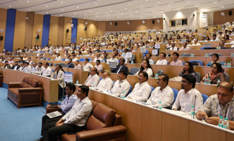 भारत निर्वाचन आयोग द्वारा मीडिया एवं संचार अधिकारियों के लिए राष्ट्रीय सम्मेलन आयोजित, नई दिल्ली स्थित आईआईआईडीईएम में आयोजित हुआ एक दिवसीय प्रशिक्षण एवं संवाद कार्यक्रम….. भारत निर्वाचन आयोग द्वारा मीडिया एवं संचार अधिकारियों के लिए राष्ट्रीय सम्मेलन आयोजित, नई दिल्ली स्थित आईआईआईडीईएम में आयोजित हुआ एक दिवसीय प्रशिक्षण एवं संवाद कार्यक्रम…..
