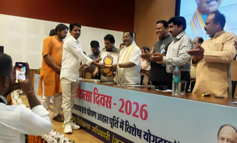 सरकारी योजना से बदली जिंदगीः मड़कम देवा ने झींगा पालन से लिखी सफलता की नई कहानी,एक साल में 5 लाख रूपए की कमाई, दूर-दूर से खरीदने पहुंच रहे ग्राहक……