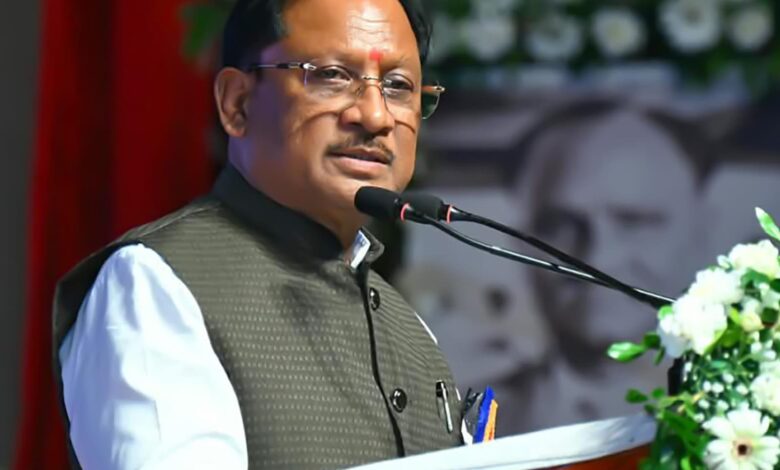 अंबिकापुर की बदहाल सड़क का वीडियो वायरल होने पर CM साय ने लिया संज्ञान, कलेक्टर को तत्काल सुधार के निर्देश अंबिकापुर की बदहाल सड़क का वीडियो वायरल होने पर CM साय ने लिया संज्ञान, कलेक्टर को तत्काल सुधार के निर्देश